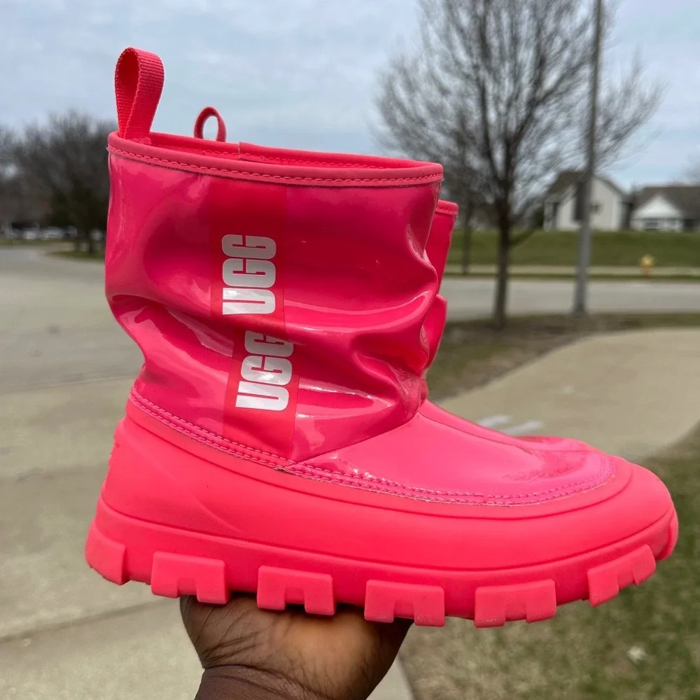 UGG Kids Classic Brellah Mini Boots‎ Big Kids Size 5 Pink